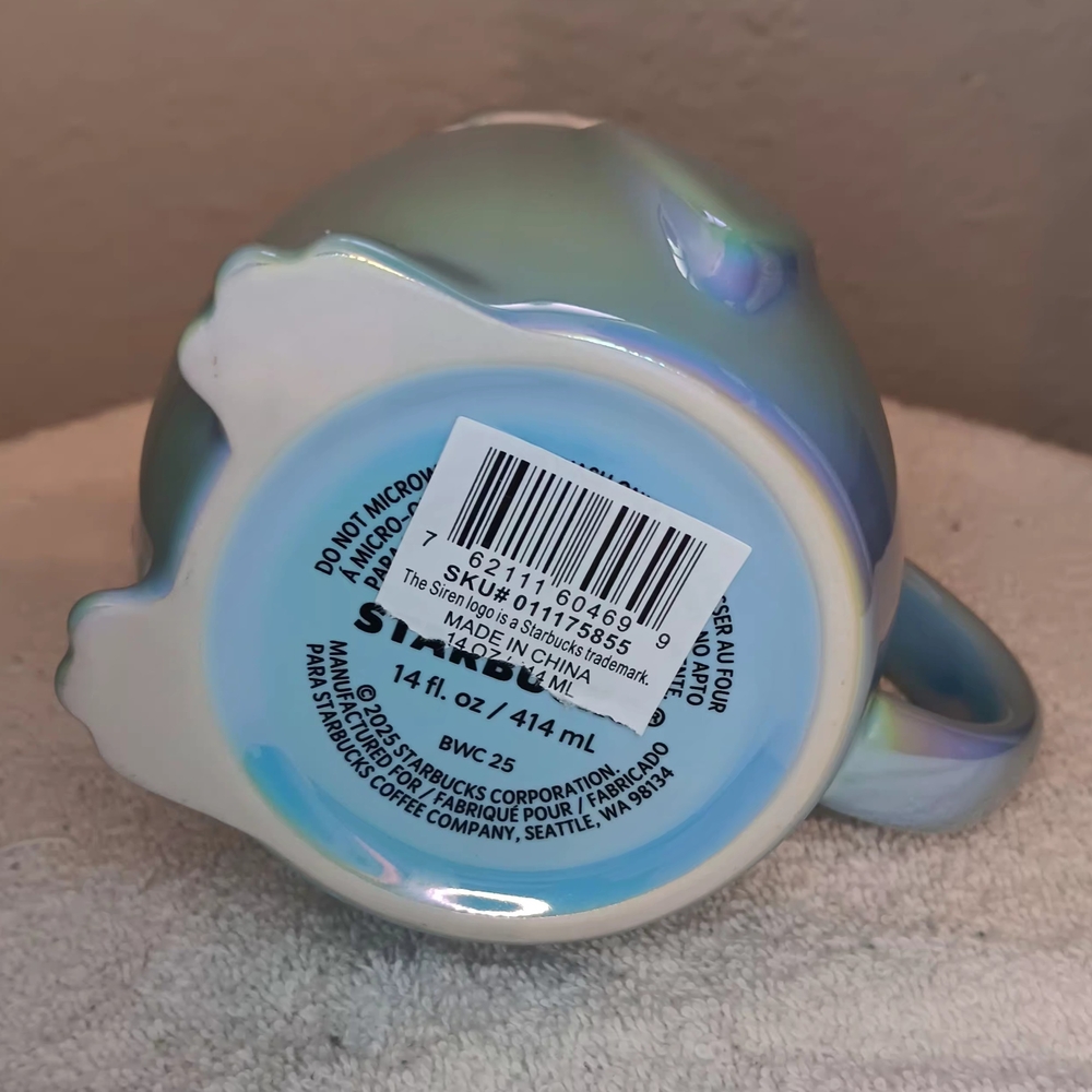 Starbucks 2025 Holiday Penguin Iridescent Mug with Lid NWT - Picture 4 of 6